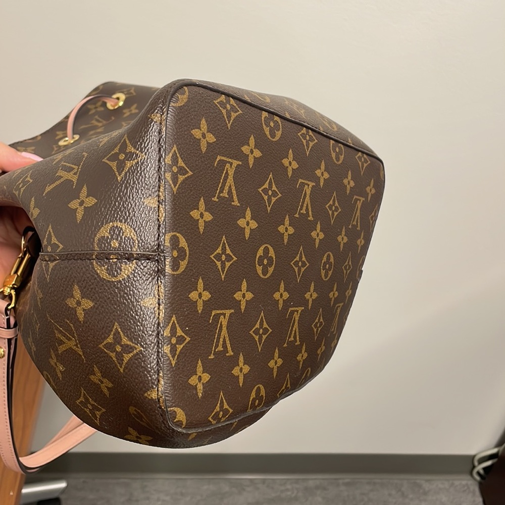 Louis Vuitton - Picture 5 of 5